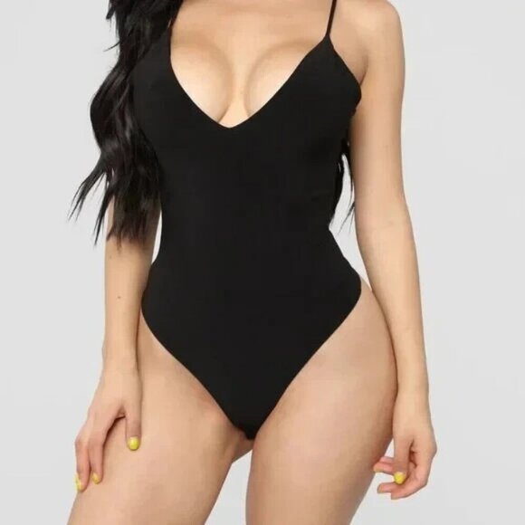 Sleek and Slay Black Bodysuit - Picture 3 of 9